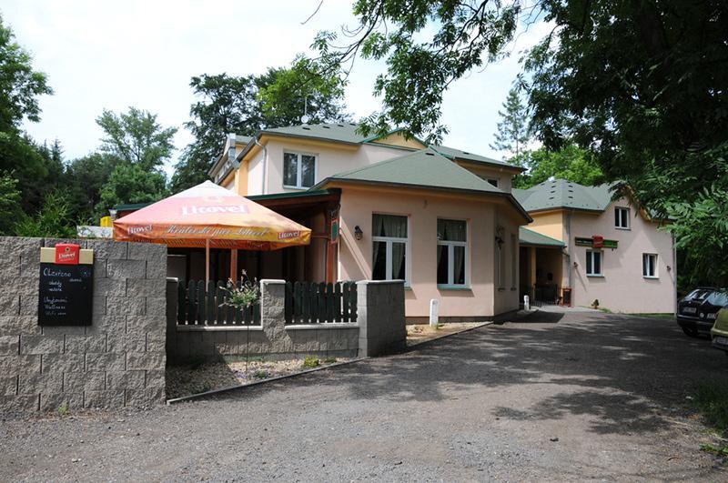 Отель Hotel a Restaurace na Staré Koleji