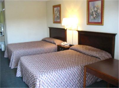 Отель Super 8 Roanoke Rapids