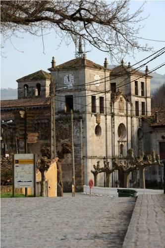 Отель Hotel Cornellana