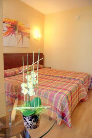 Отель Hotel Unzaga Plaza