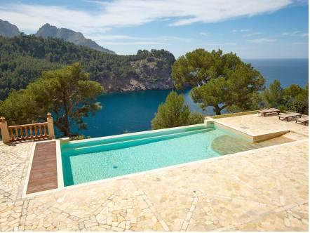 Апартаменты Holiday Home Montebello Cala Tuent