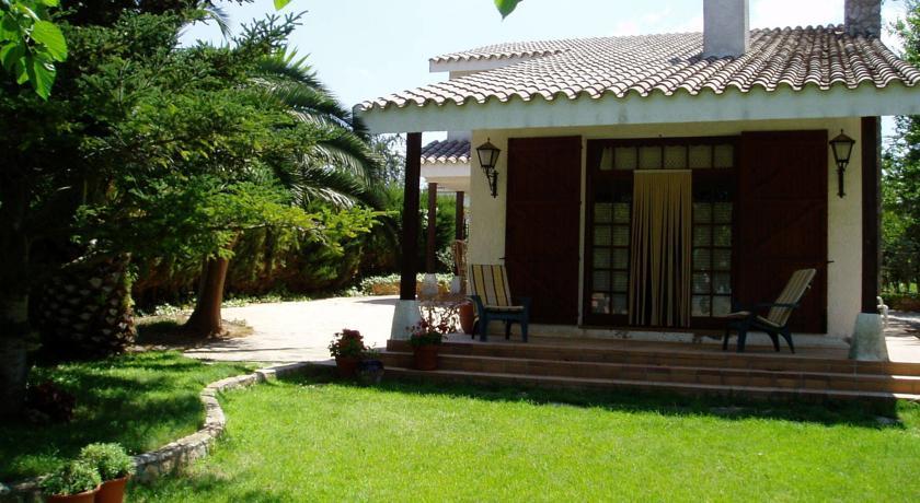 Отель Holiday Home L Eucaliptus Montferri