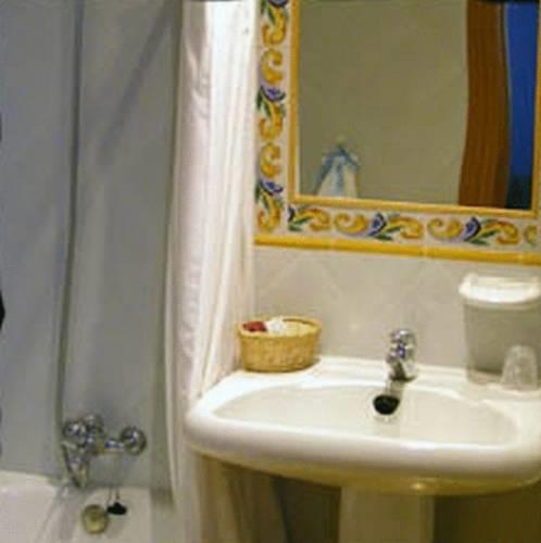 Отель Hotel Miralba