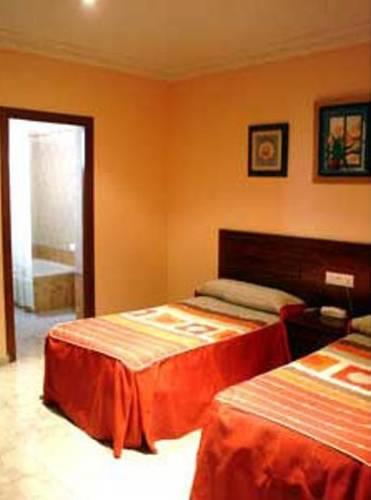 Гостевой дом Hostal Restaurante El Lirio