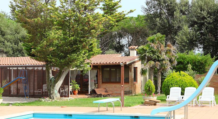 Апартаменты Holiday Home Casa Fornells de la Selva