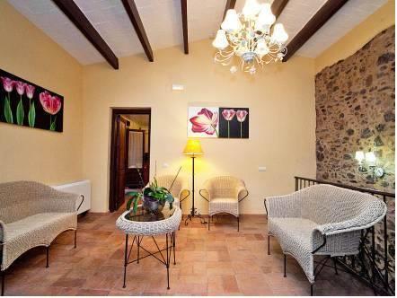 Отель Holiday Home Mas Montras