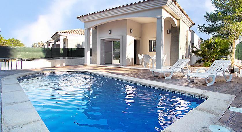 Апартаменты Holiday home Casa Gaviota IV Riumar