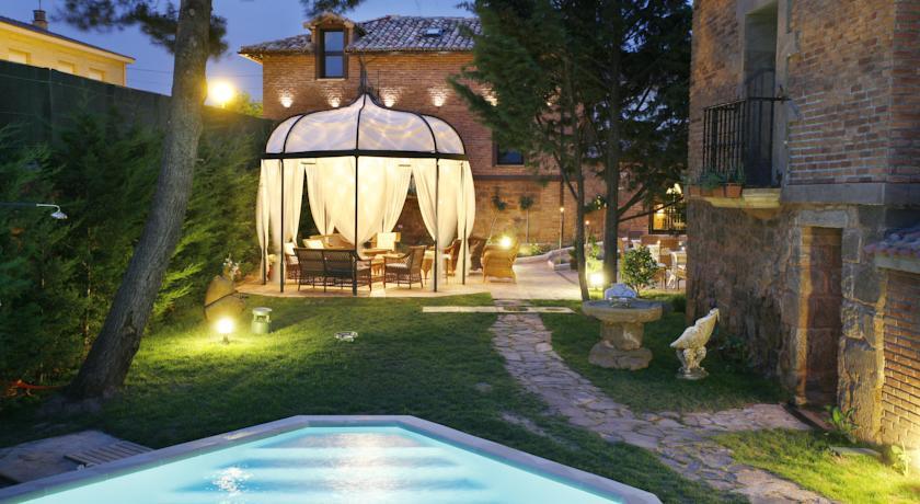 Отель Hotel Boutique Real Casona De Las Amas
