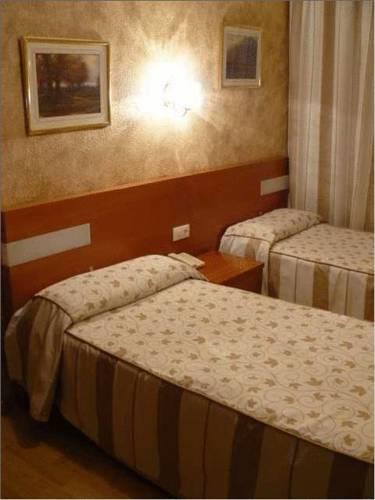 Отель Hotel Balneario de La Virgen