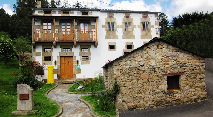Отель Casa Os Carballás