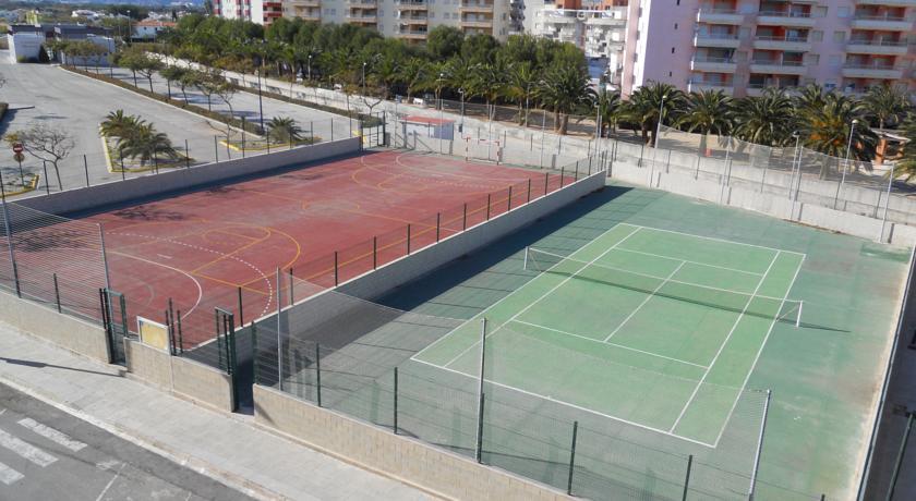 Отель Apartamentos El Puente