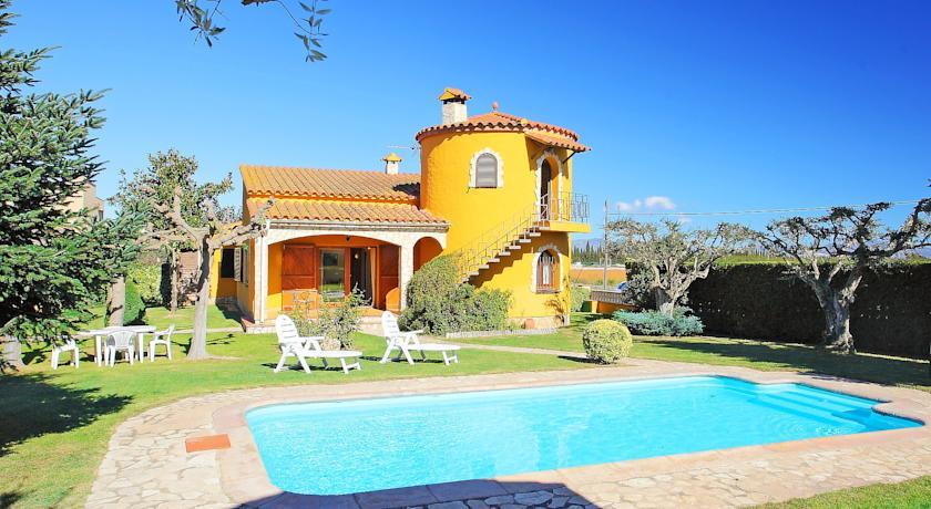 Апартаменты Holiday home Passeig d'Emp�ries Viladamat
