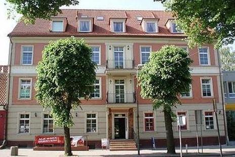 Отель Hotel Cesarski