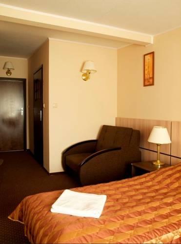 Отель Hotel Stajnia Wolica