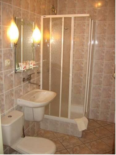 Отель Hotel Kaukaska