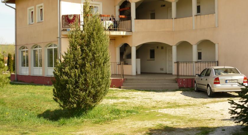 Апартаменты Kehidafürdő Apartmanház Kehidakustány