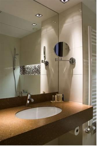 Отель Hotel Pagony Wellness