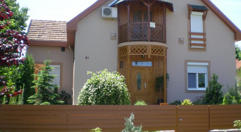 Xénia Apartman