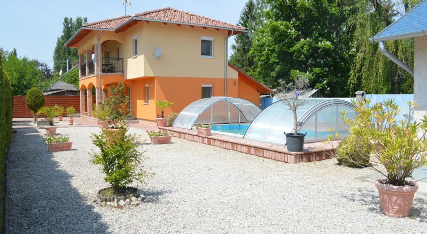 Апартаменты Granada Medencés Apartmanház