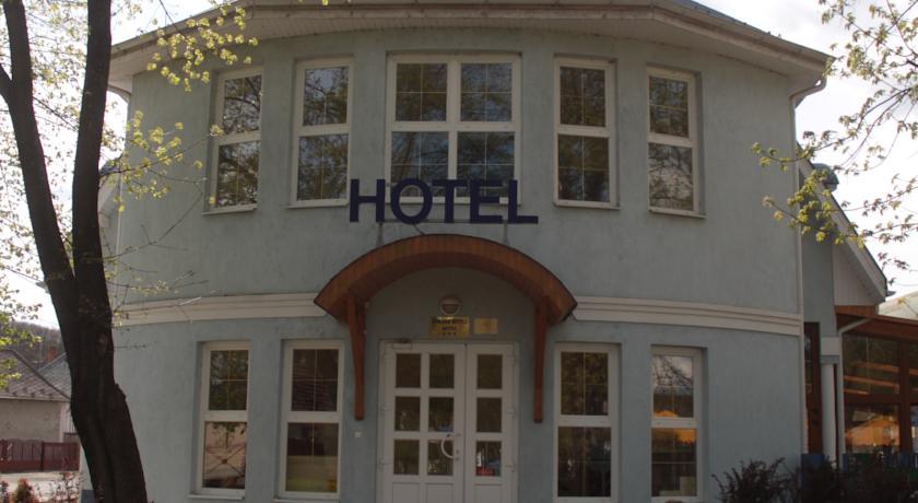 Отель Strand Hotel