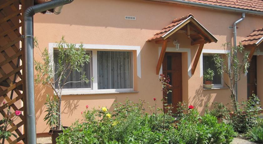 Апартаменты Ács Apartman