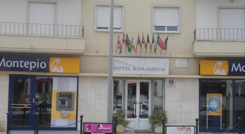 Отель Hotel Bonjardim