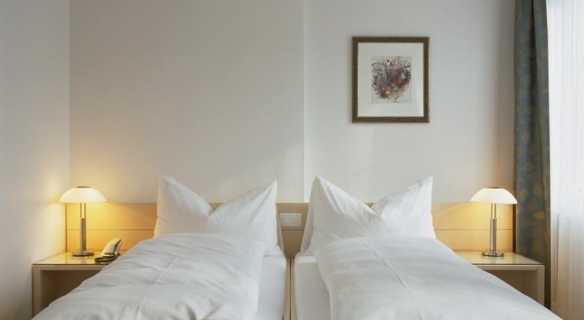 Отель Hotel Landgasthof Leuen