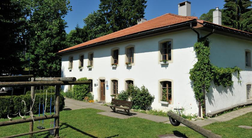 Хостел Youth Hostel Le Bémont