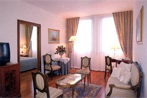 Отель Best Western Premier Hotel Globus City