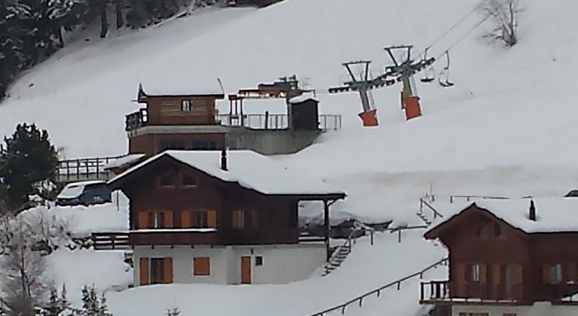 Апартаменты Holiday Home Benica La Tzoumaz