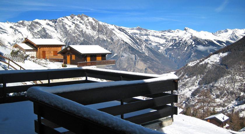 Апартаменты Holiday Home Coeur La Tzoumaz