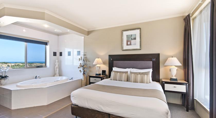 Отель Comfort Inn On Raglan