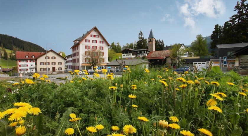Отель Hotel Stätzerhorn