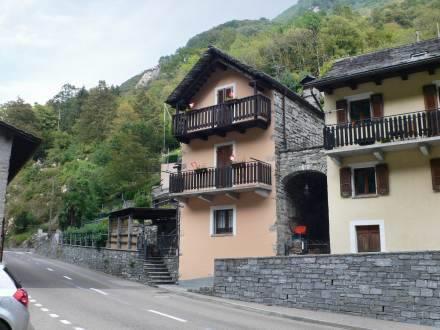 Отель Holiday Home Casa Nena Vogorno