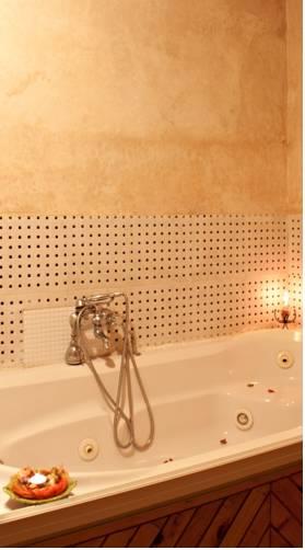 Al Jasira Suites & Spa