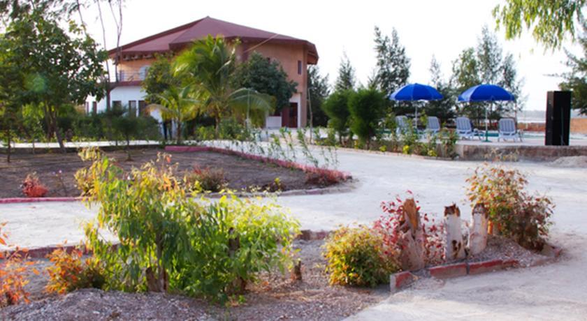 Отель Hôtel l'Etoile du Lac