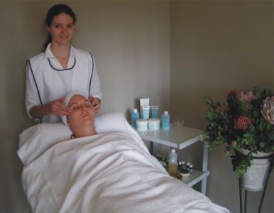 Отель Leeuwenhof Country Lodge & Garden Spa