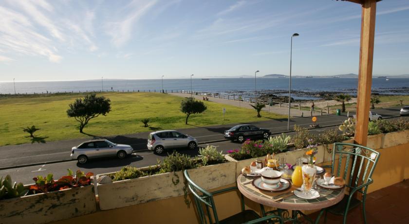 Dolphin Inn Guesthouse