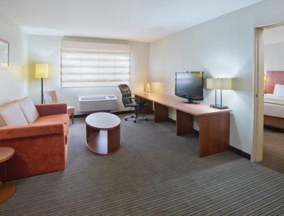 Отель La Quinta Inn & Suites Helena