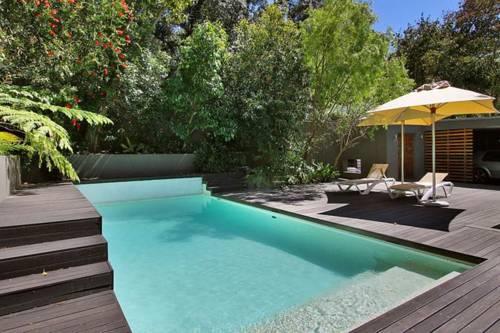 Higgo Crescent Villa