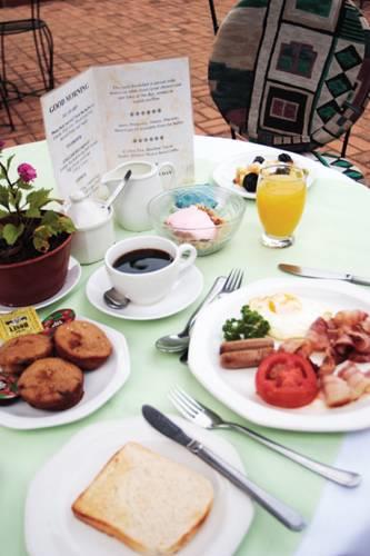 Отель Sandford Park Country Hotel
