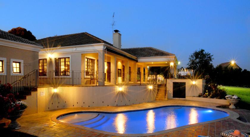 Отель Amber Rose Country Estate