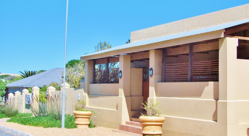 Отель Gansbaai Town Lodge