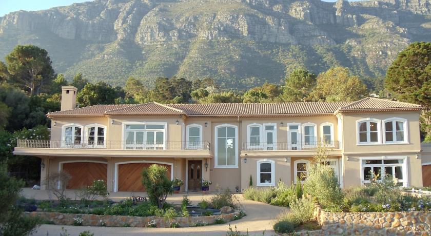 Апартаменты Chateau Neuf du Cap