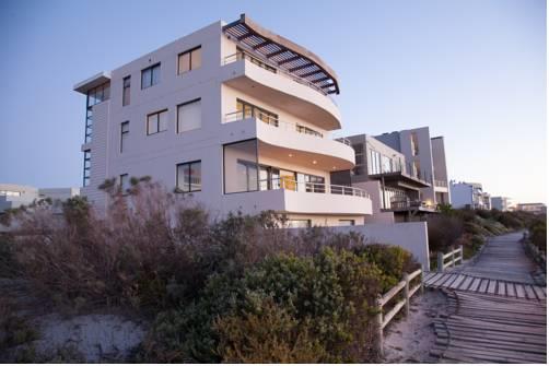 Отель Calypso Beach House