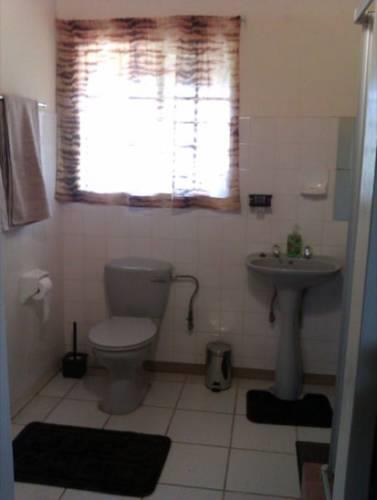 Отель Le Roux Lodge