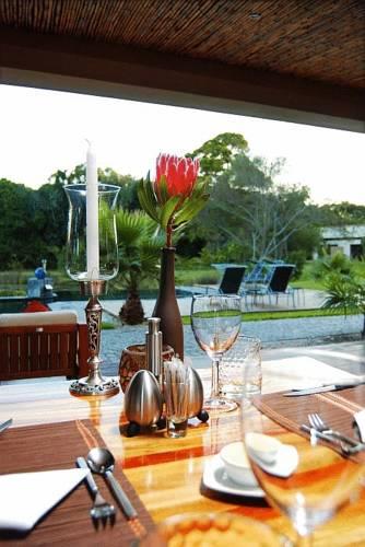 Отель Lily Pond Country Lodge