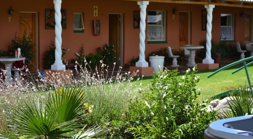 Отель Royal de Swan Guesthouse