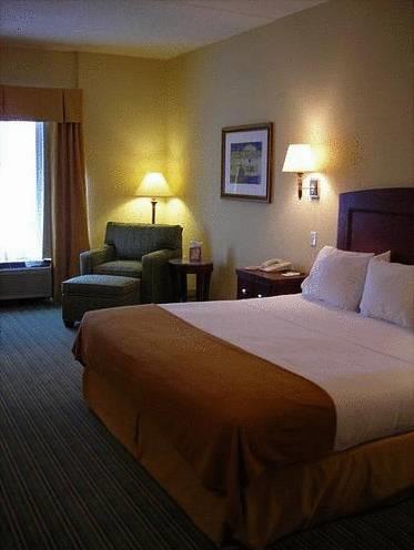Отель Holiday Inn Express - Rehoboth Beach
