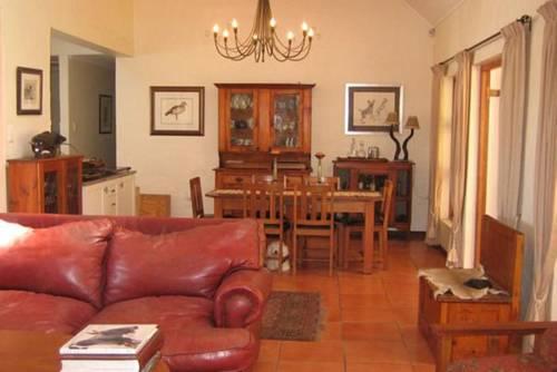 Гостевой дом 14 Peter Rd Guesthouse